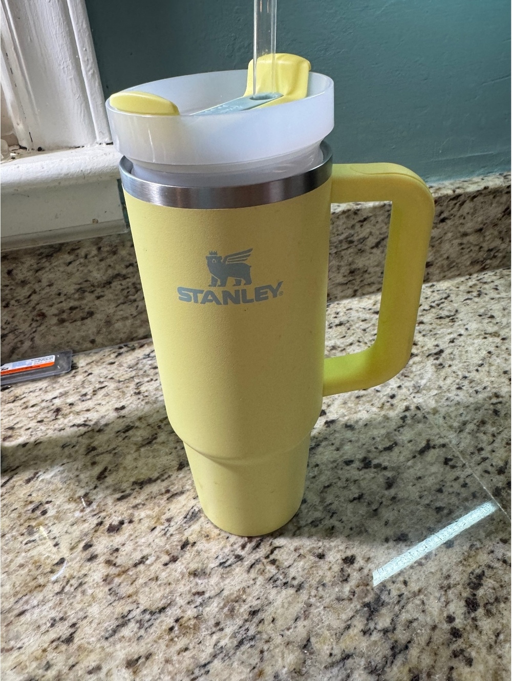 YELLOW STANLEY MUG WITH LID AND STRAW GENTLY USED